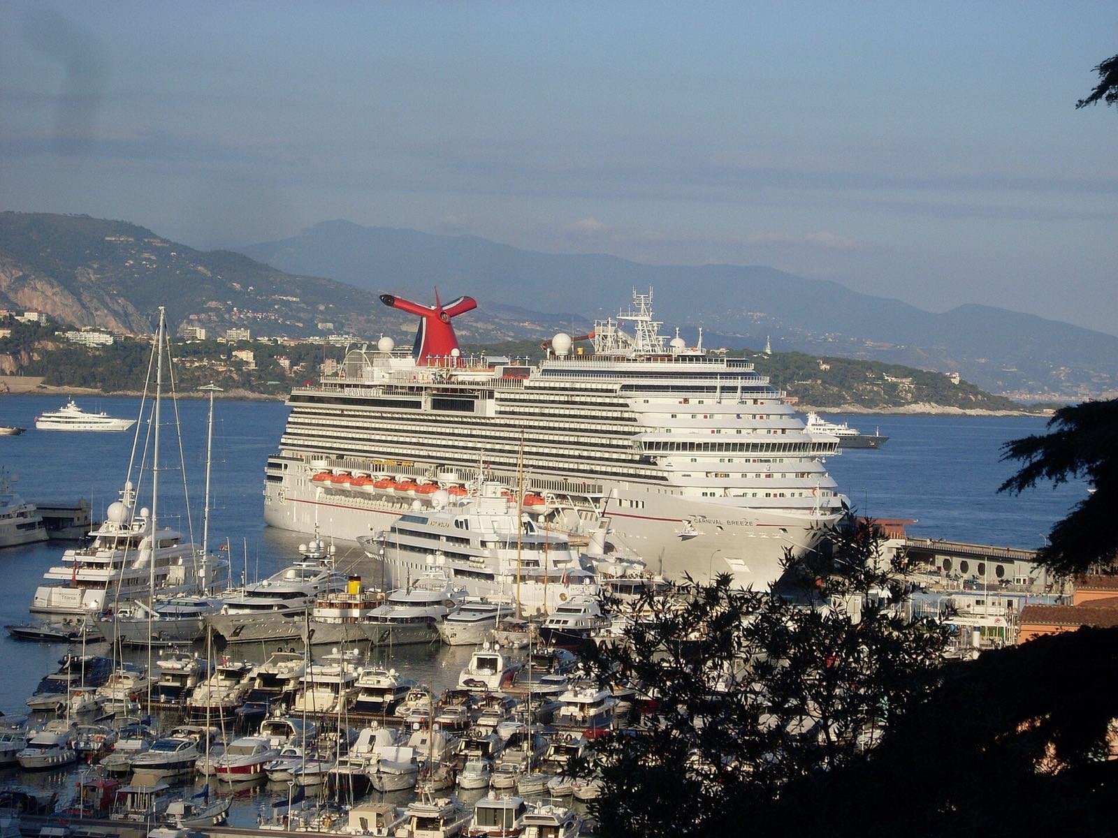 Carnival Breeze, exterior