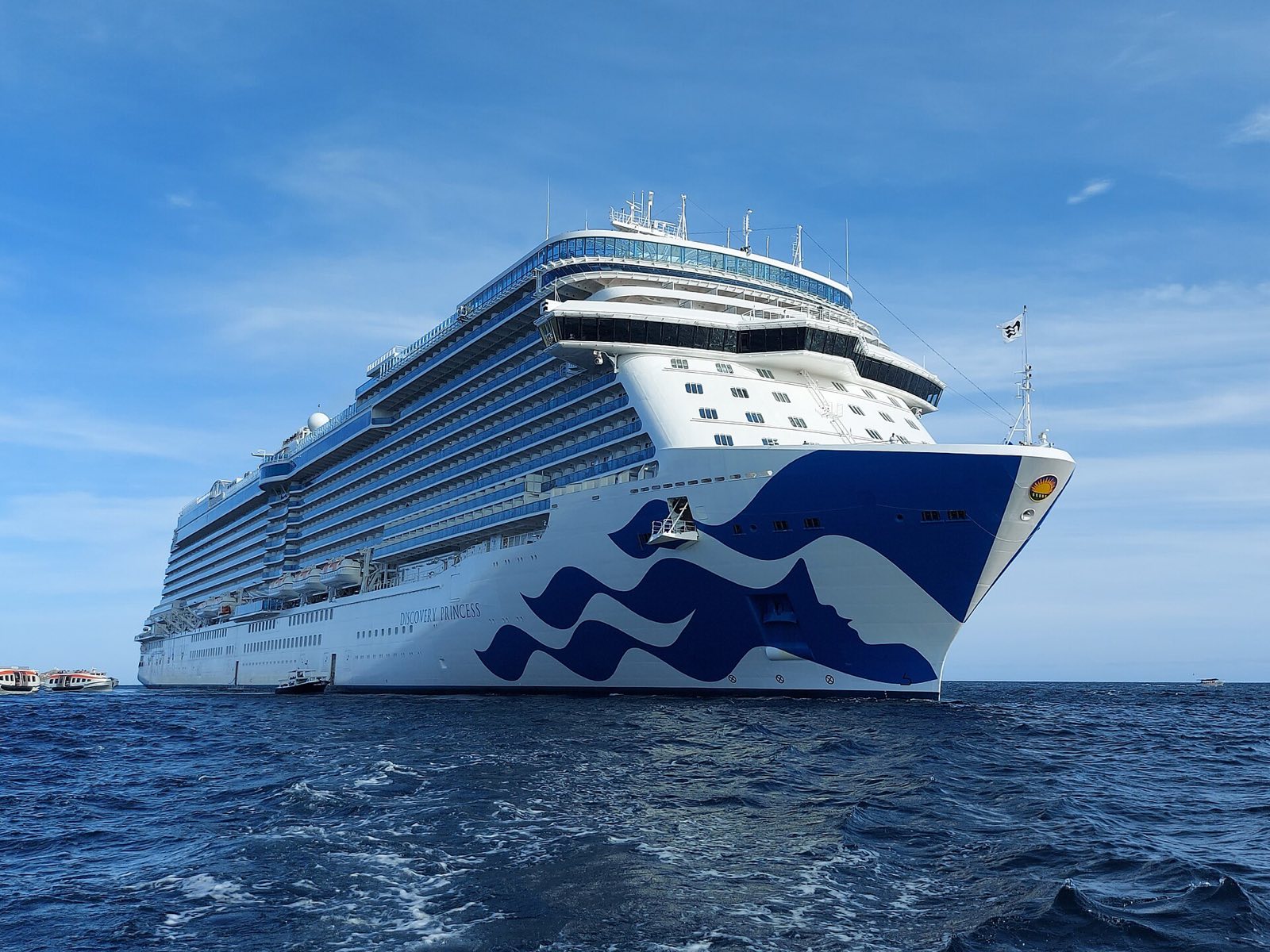 Discovery Princess, exterior