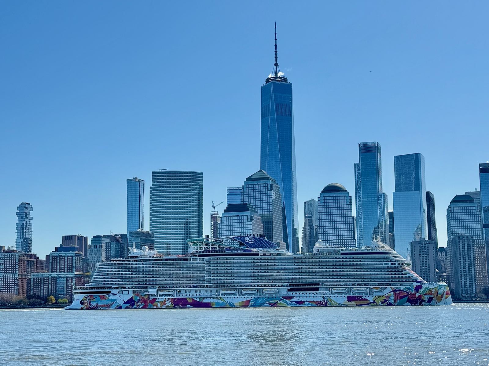 Norwegian Aqua, exterior