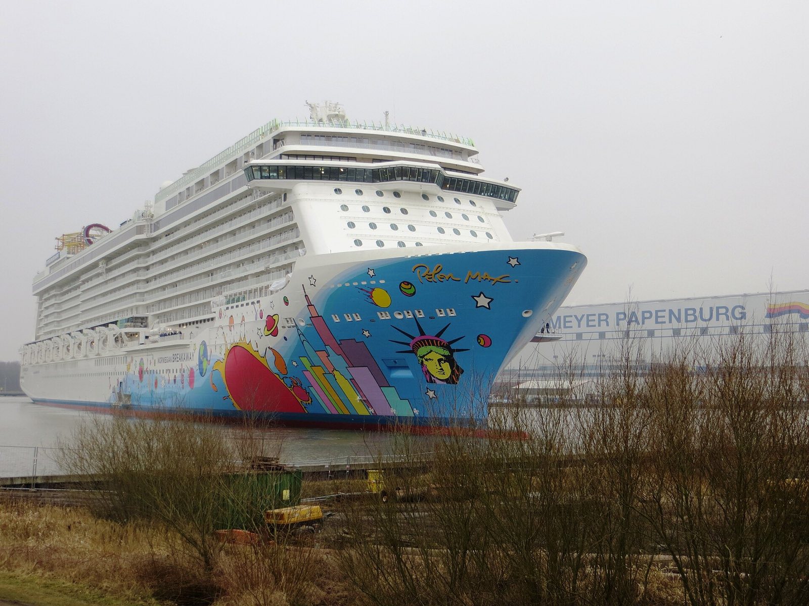 Norwegian Breakaway, exterior