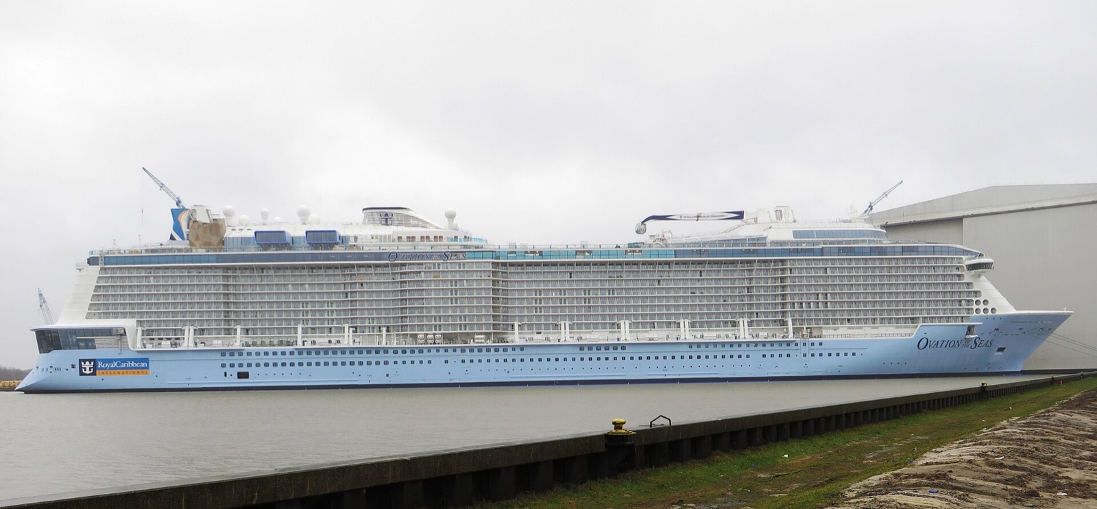 Ovation of the Seas, exterior